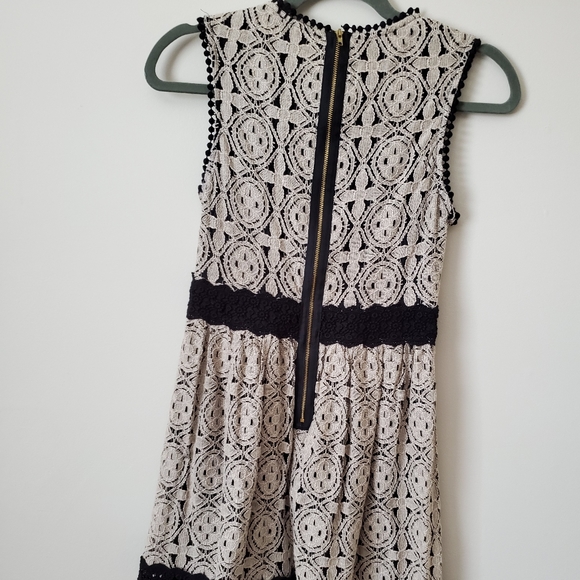 Dresses - Picture 2 of 2